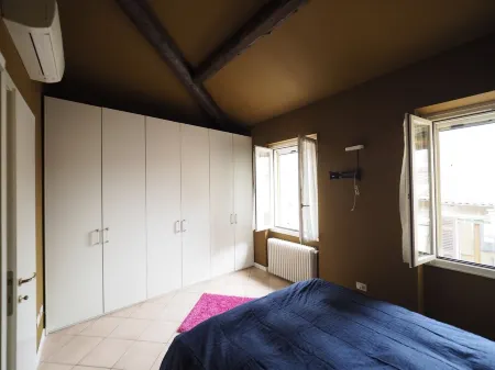 parking in the center of Como just renovated [via milano 89] parking free