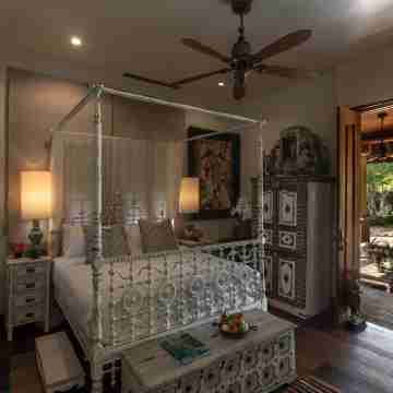 Howie's HomeStay, Your own personal Private Resort Rooms