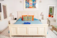 Romantic Antigua Getaway – Oceanfront Condo with Resort Amenities