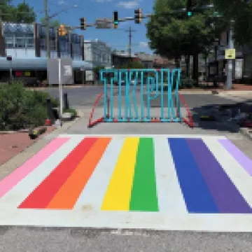 Suite44 - Large Sunny 1-BR Suite w/ Backyard+Patio