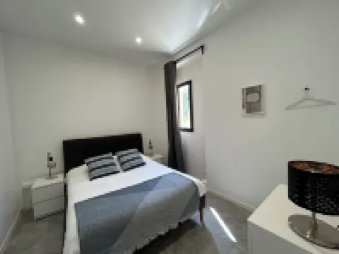 Large 3-room apartment 15 min from Monaco 奧古斯都勝利紀念碑附近的飯店