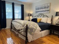 Family-Friendly, Modern & Comfortable 3Br Lubbock Home with a King Bed.