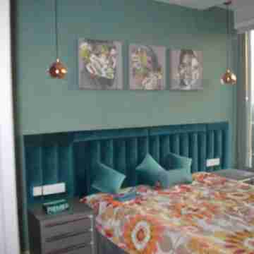 Premium Pool View in Esquire - Oberoi Garden City Rooms