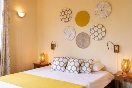 Spacious 5-bedroom villa in wonderful Rivière Noire with WiFi, AC