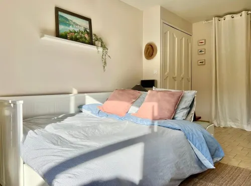 Magnificent studio terrasse overlooking lake esparron 4 pers. Các khách sạn ở Esparron-de-Verdon