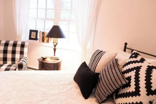 Harbor Hill Inn Cottage - River Walk Suite