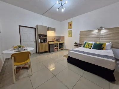 Cozy 1-bedroom apartment with WiFi, AC, near the beach in charming La Libertad Hotels in 