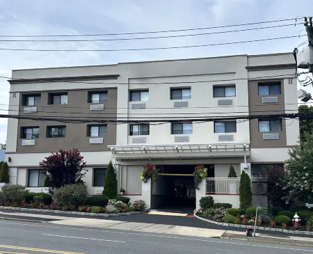 Best Western Roslyn-Long Island Hotel