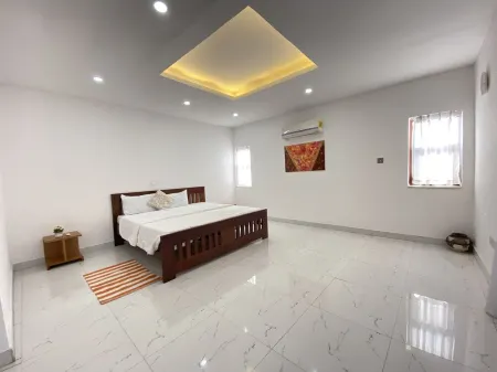 Urban One Cozy Apartment 10min from airport Отели рядом с достопримечательностью «Peace And Love Hospital»