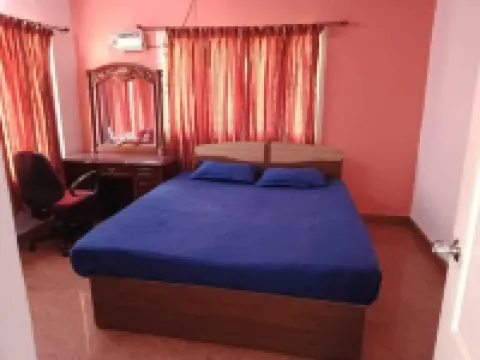 Next to the beach. Swimming pool.safe for family.beautiful sunraise & sunset