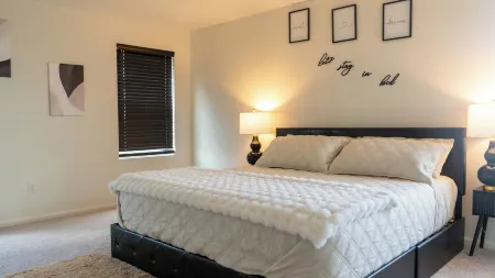 Spacious 4-bedroom house in wonderful Commerce-City,