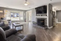 Family-Friendly home in Rochelle, IL Các khách sạn ở Ogle County