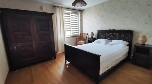 10 min. walk from the Sillon de Talbert, ideal house for a couple.