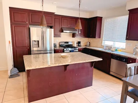 Newark Escape-Clean, Quiet & Fully Equipped Free WiFi, AC & Easy Parking Отели рядом с достопримечательностью «Fear Overload Scream Park»