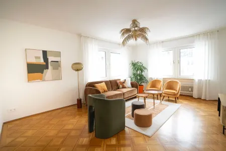 Seahorse, stylish apartment centrally located in Ulm, 3 bedrooms, kitchen, bathroom