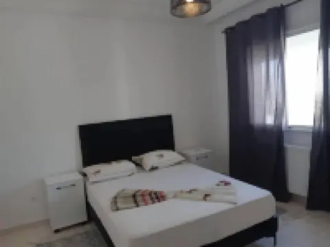 Cozy and spacious apartment near the beach