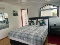 Comfortable and pleasant unit 2 Hotels in 