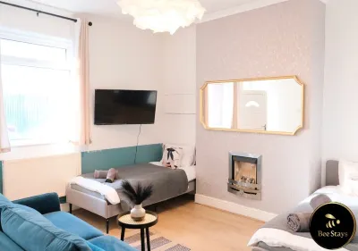 Bee Stays- Cooper House Hotels near Outwood Academy Haydock