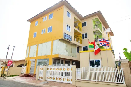 Spacious apartments with AC and WiFi  in vibrant Accra Call 0536595113