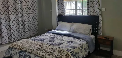 Yvonna House, Luxurious Apartment, Groundfloor Hotels near Canefield East II