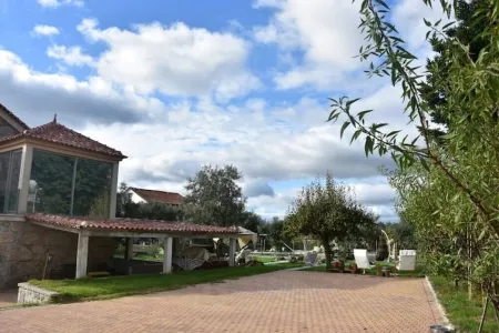 Pearl Room with private bathroom