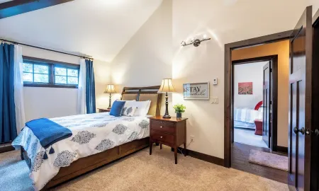Beautiful Duplex/Minutes from Vail and Beaver Creek - 15% Disc. for 7+ Nights!