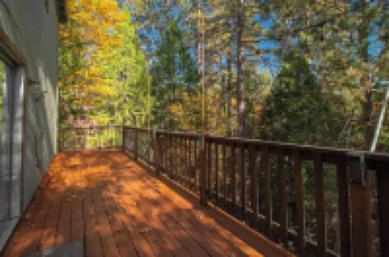 Arnold Getaway with lake access