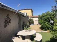 Refurbished studio with garden Aigues Mortes