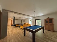 Luxury air-conditioned house with garden