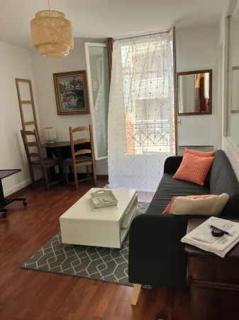 2 Pièces Meublée 7 mn à Pied du Métro Mairie de Montreuil, Ligne 9, Commerces