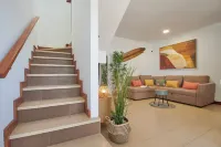 Calero Surfin - Shared Pool, 10 Min to Harbour