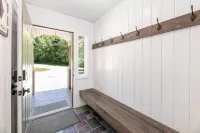 3-bedroom condo in lovely Carroll, just off Omni Mount Washington property