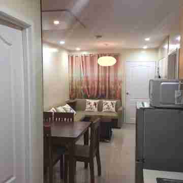 Cozy 2 BR apartment + pool + fast wifi Others