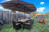 Niagara Retreat|HotTub|Sauna|Games|15 Min to Falls