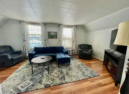 Cozy 1-bedroom apartment with WiFi, AC peaceful Lackawanna.