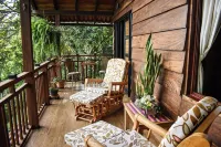Charming 2-bedroom cabin in private condominium Hotels in Salcoatitan