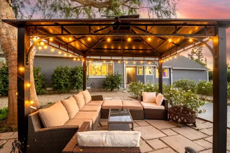 The Rayen Private Acre Oasis in The Valley! Отели рядом с достопримечательностью «Ботаник Гарден»