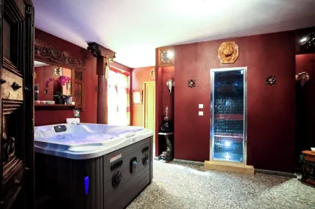 Vasco de Gama, luxury architect-designed villa, pool & spa