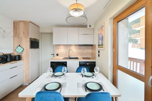 The charming ski-in/ski-out apartment in Méribel Hotels in Meribel