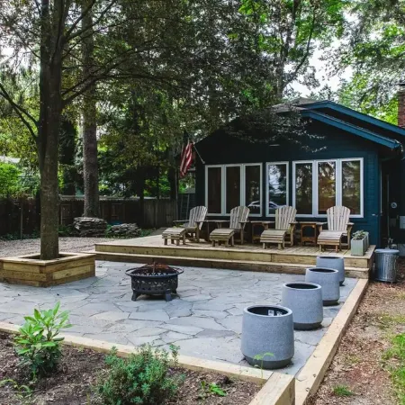 Charming Lake Cottage - 3 Bedrooms, Hot Tub, Sauna, Large Yard