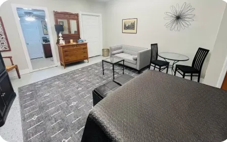 Lakefront Getaway Near Nashville