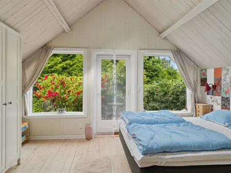 "Helfrida" - 925m from the sea Отели в г. Нюкёбинг