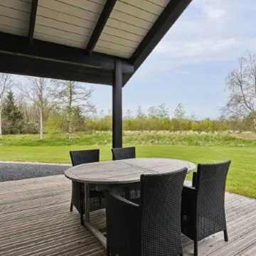 "Merrit" - 350m from the sea