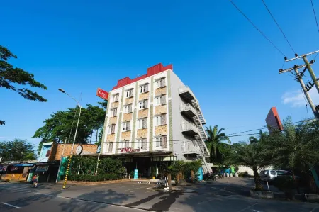 Crew Express Hotel Отели в г. Делисерданг