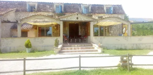 Charming cottages for family or groups Các khách sạn ở Brugnac