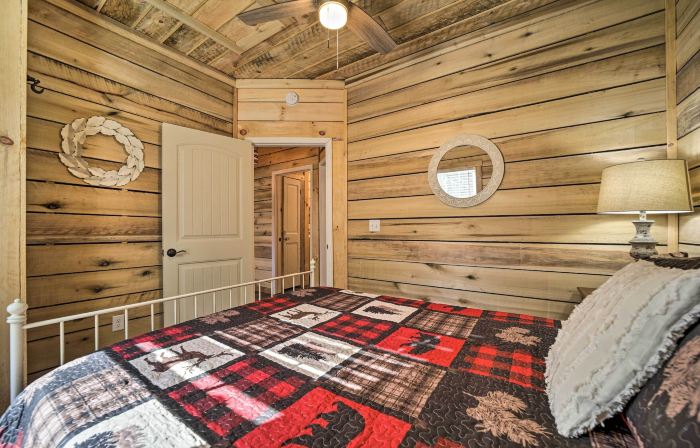 Modern Cabin w/ Fire Pit < 3 Mi to Trails!