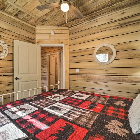 Modern Cabin w/ Fire Pit < 3 Mi to Trails!