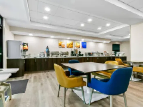 Comfort Inn & Suites Grand Blanc-Flint Hotels in Genesee County