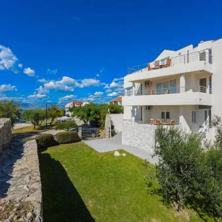 Villa in Nin with Stunning Sea Views