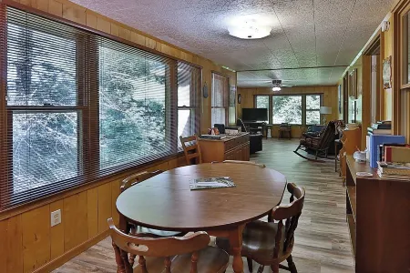 Smoky Mountain Getaway. Enjoy Seclusion,Views,Motorcycling, Shops w Paved Access